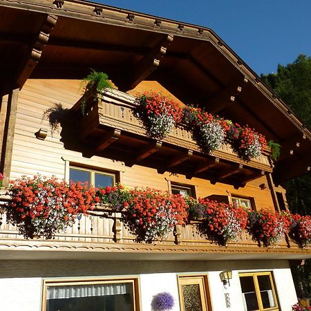 Pension Appartement Ambrosi Heiligenblut Exteriör bild