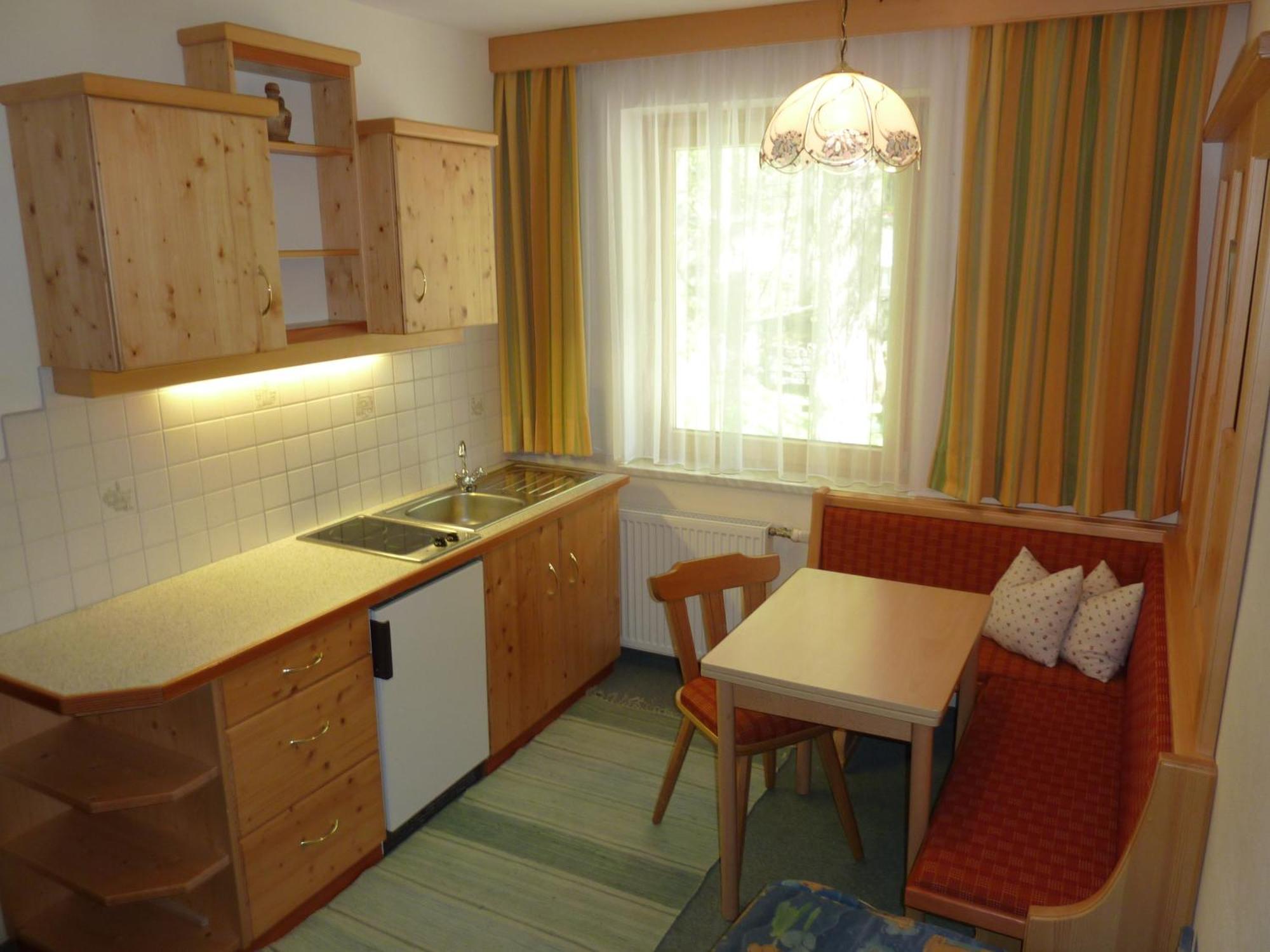 Pension Appartement Ambrosi Heiligenblut Exteriör bild