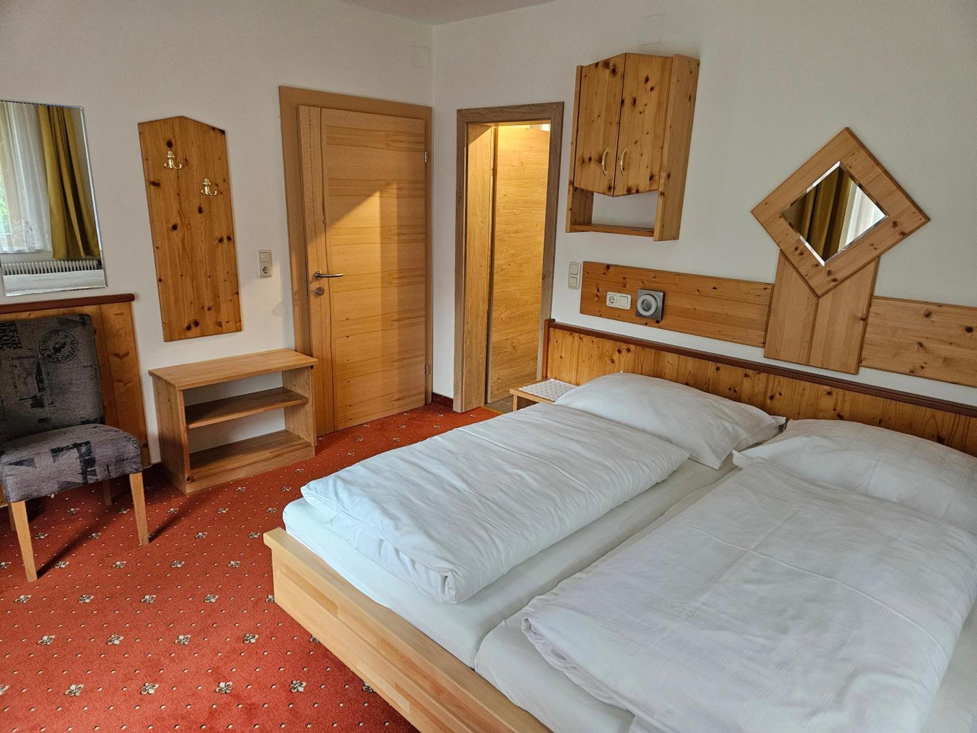 Pension Appartement Ambrosi Heiligenblut Exteriör bild
