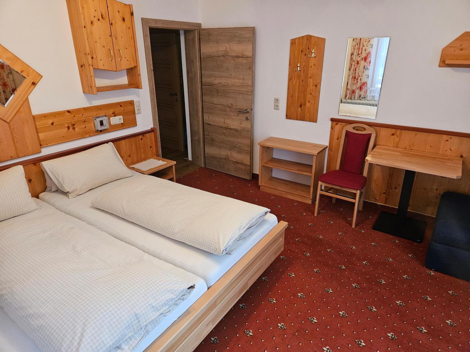 Pension Appartement Ambrosi Heiligenblut Exteriör bild