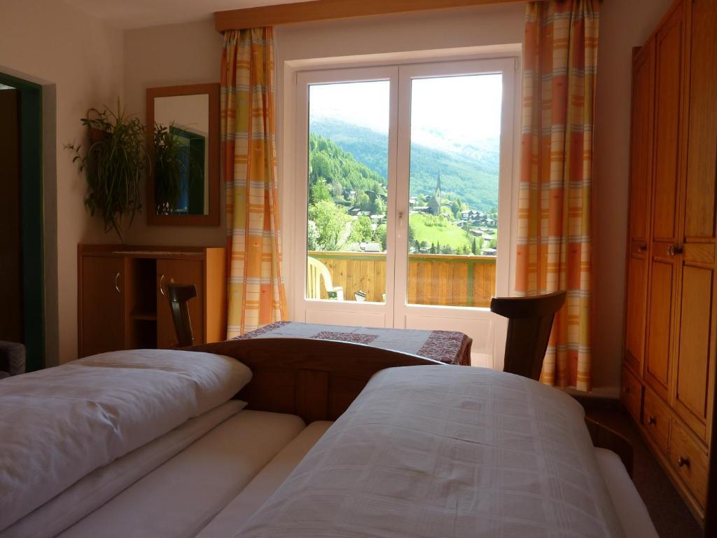 Pension Appartement Ambrosi Heiligenblut Rum bild