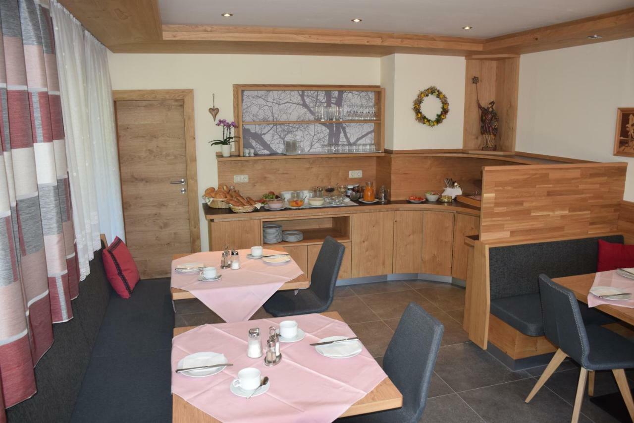 Pension Appartement Ambrosi Heiligenblut Exteriör bild