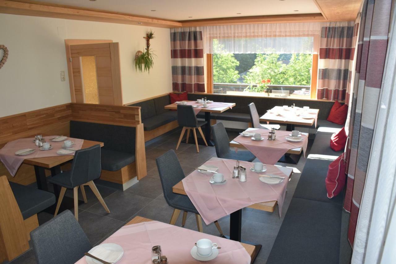Pension Appartement Ambrosi Heiligenblut Exteriör bild